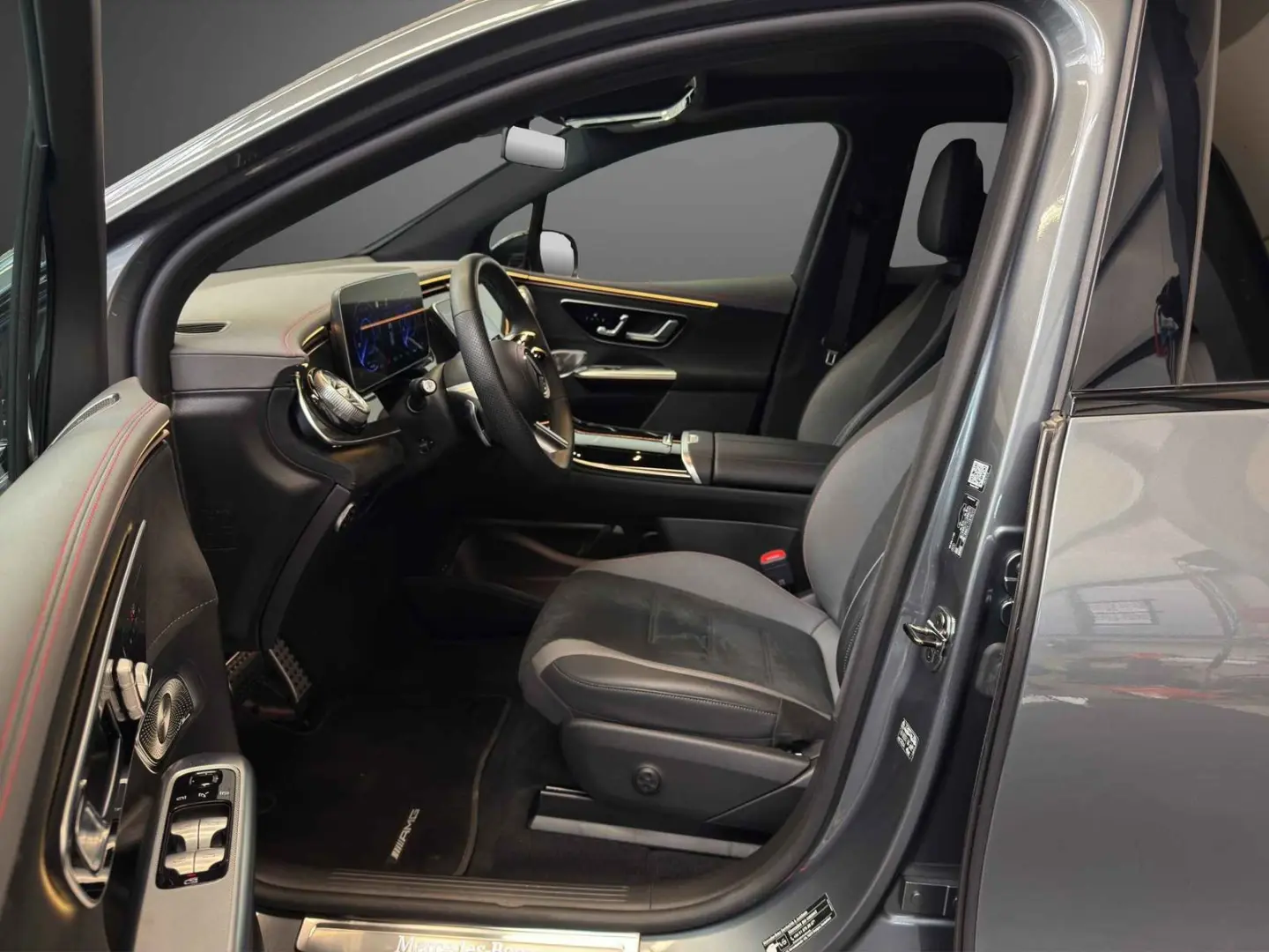 EQE 350 SUV 4M AMG Airmatic PANO 22  NIGHT MBUX