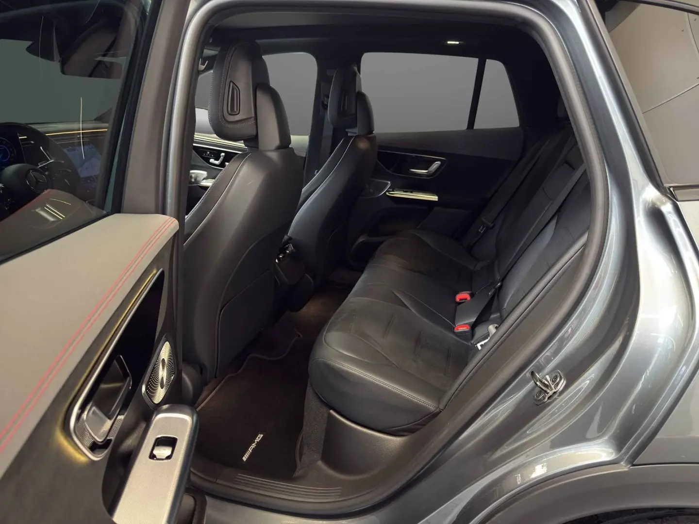 EQE 350 SUV 4M AMG Airmatic PANO 22  NIGHT MBUX