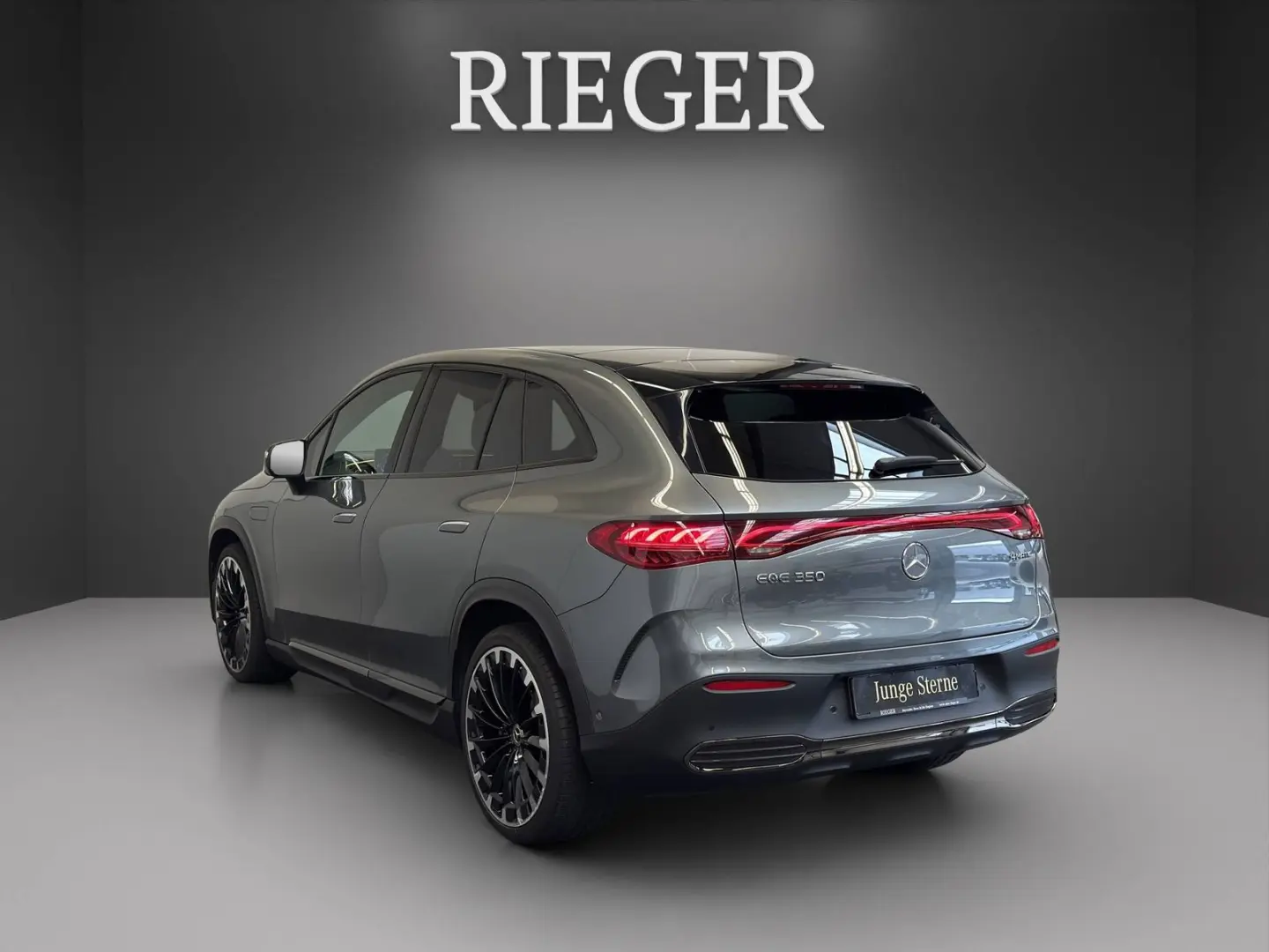 EQE 350 SUV 4M AMG Airmatic PANO 22  NIGHT MBUX