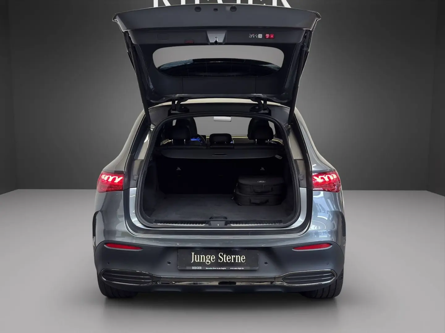 EQE 350 SUV 4M AMG Airmatic PANO 22  NIGHT MBUX