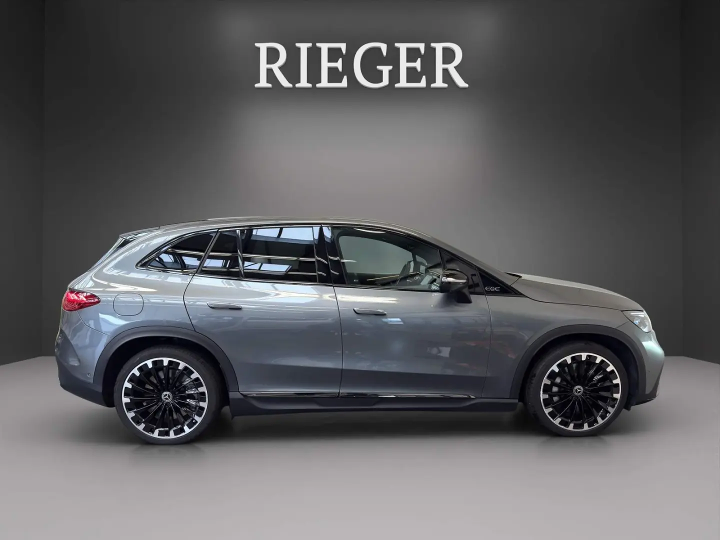 EQE 350 SUV 4M AMG Airmatic PANO 22  NIGHT MBUX