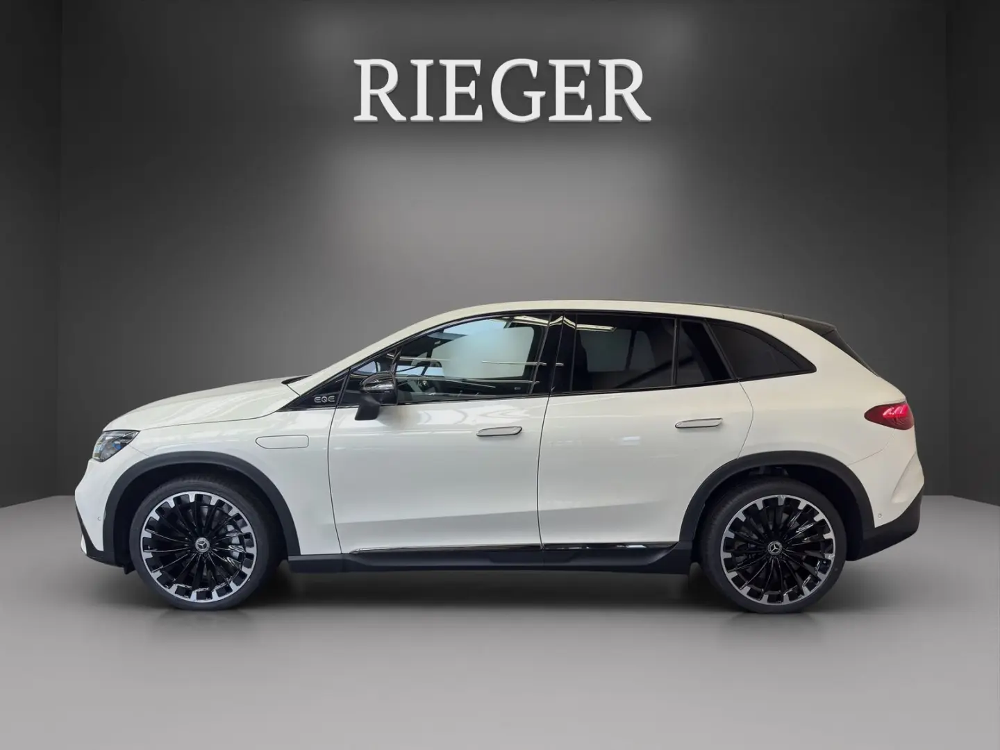 EQE 350 SUV 4M AMG NIGHT PANO 360  Airmatic 22