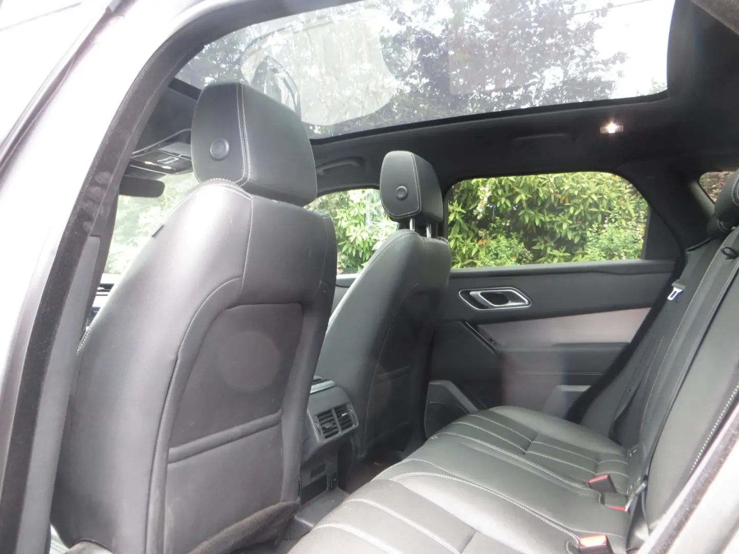 Range Rover Velar R-Dynamic SE Pano Black Pack