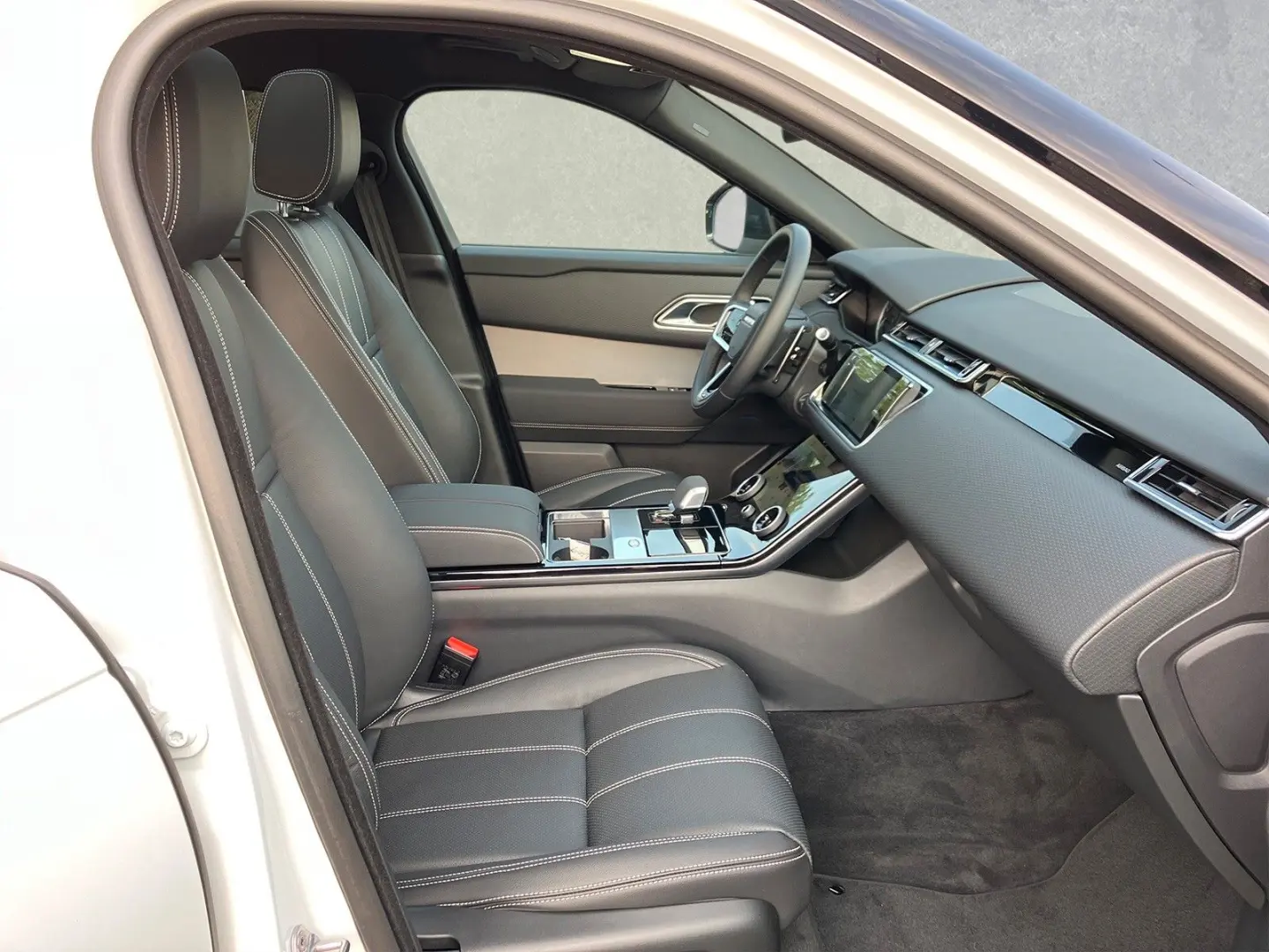 Range Rover Velar D200 AWD R-DYNAMIC SE ACC