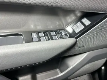 Range Rover Velar D300 SE HDC Totwinkel Sitzheiz