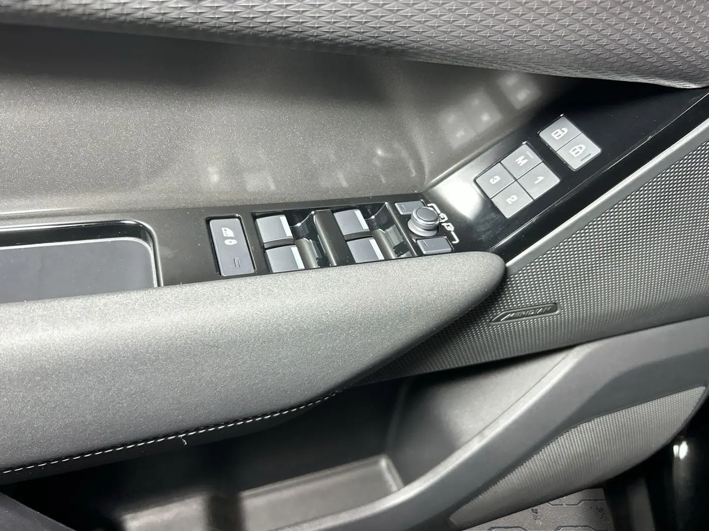 Range Rover Velar D300 SE HDC Totwinkel Sitzheiz