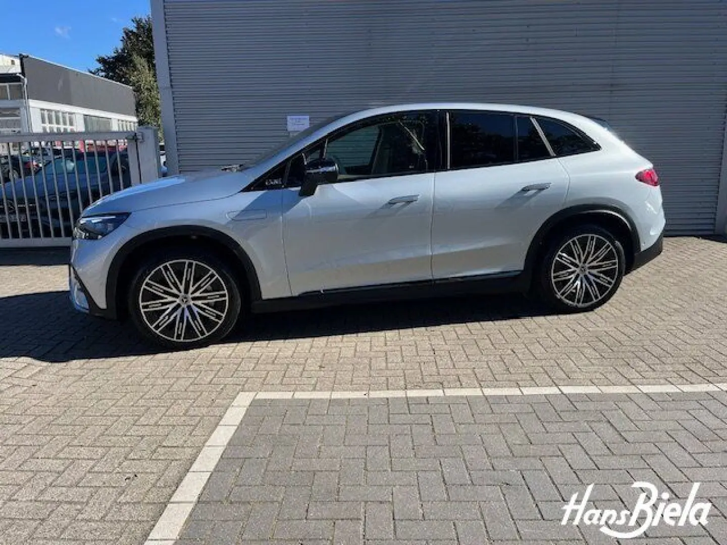 EQE 350  SUV AMG Night 21  Pano Bur Dis Airm HUD