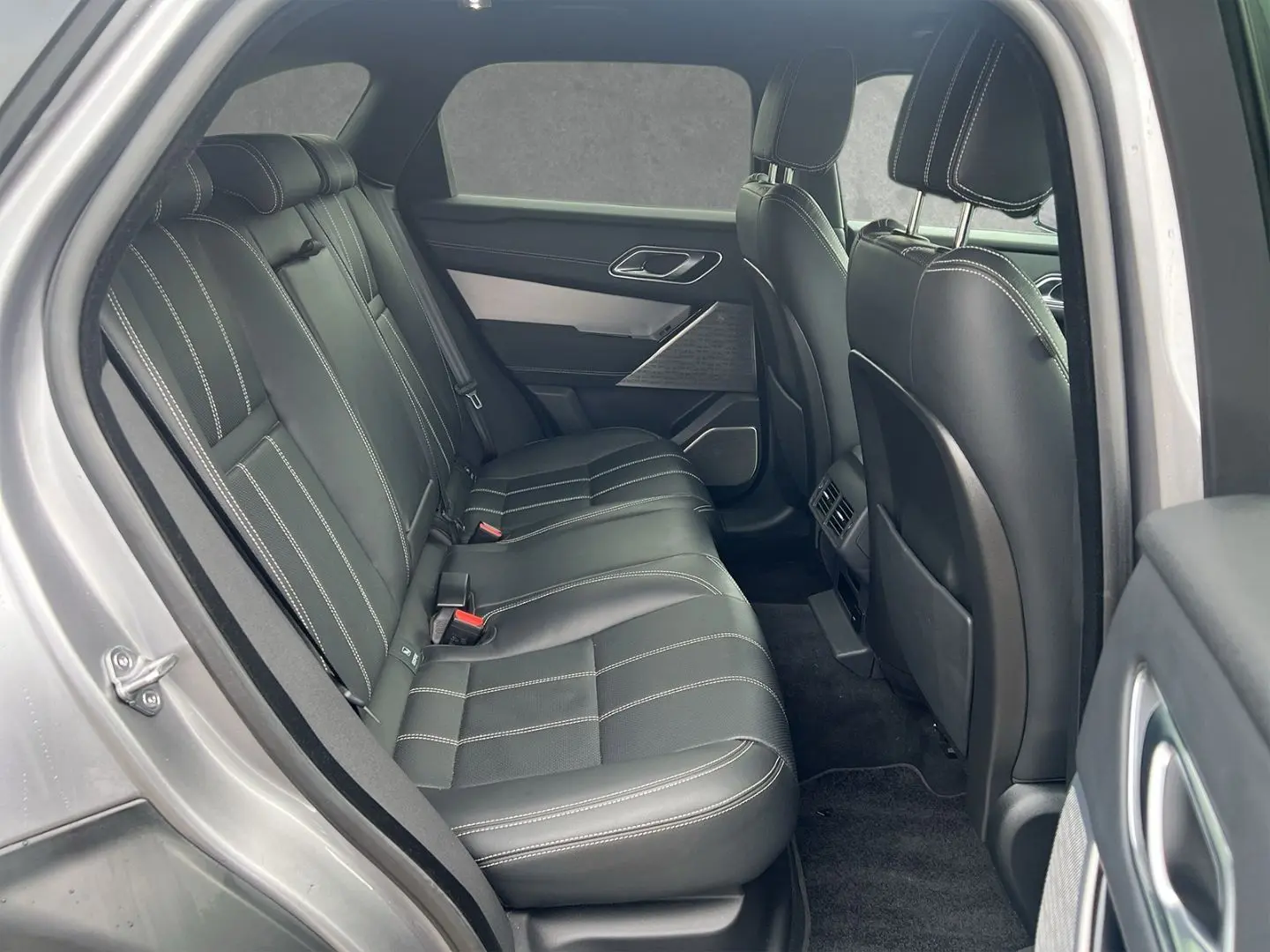 Range Rover Velar D300 R-Dynamic SE  21''Alu AHK