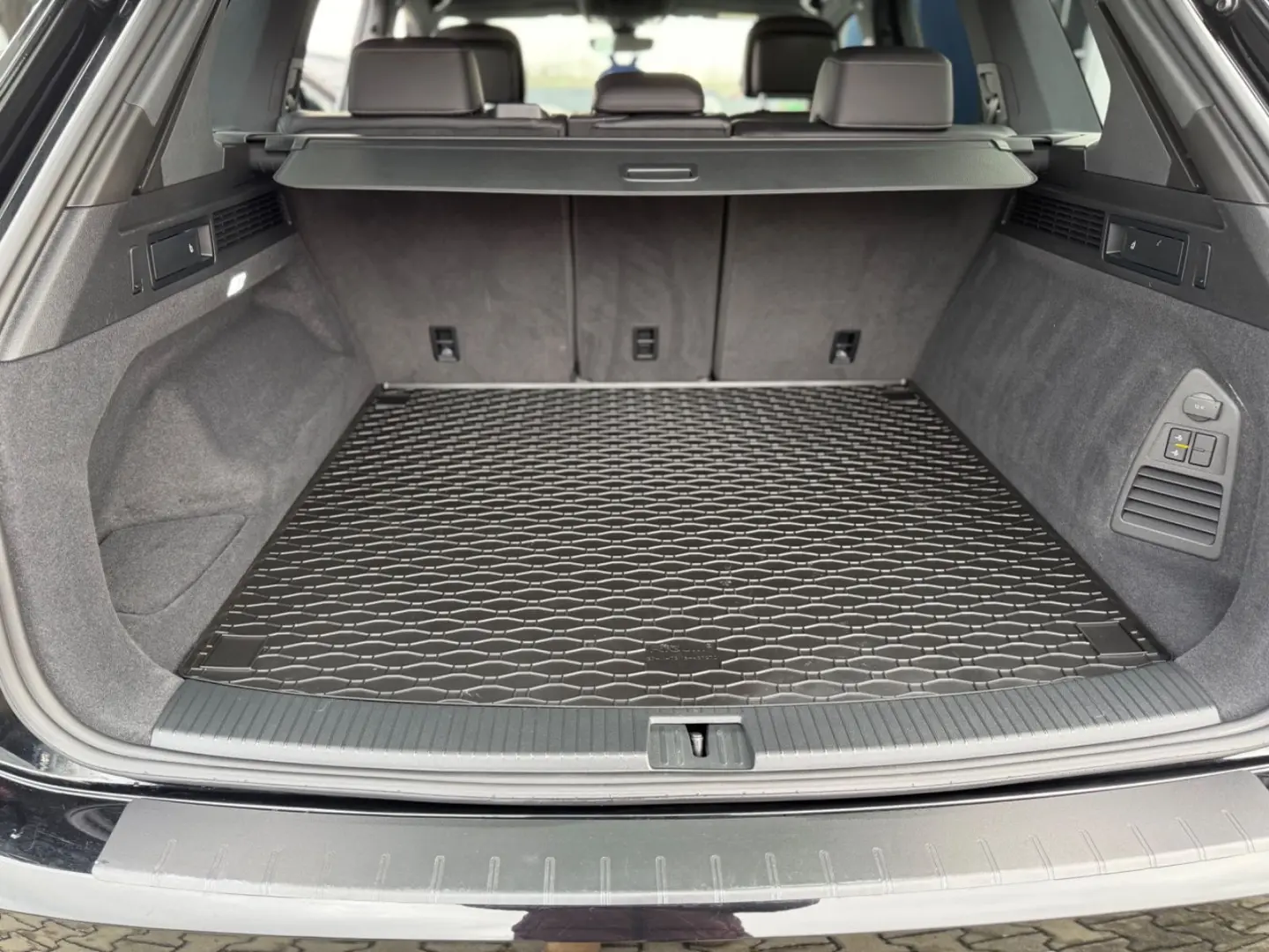 Touareg 4x4  unfallfrei  20993 KM  TOP ZUSTAND