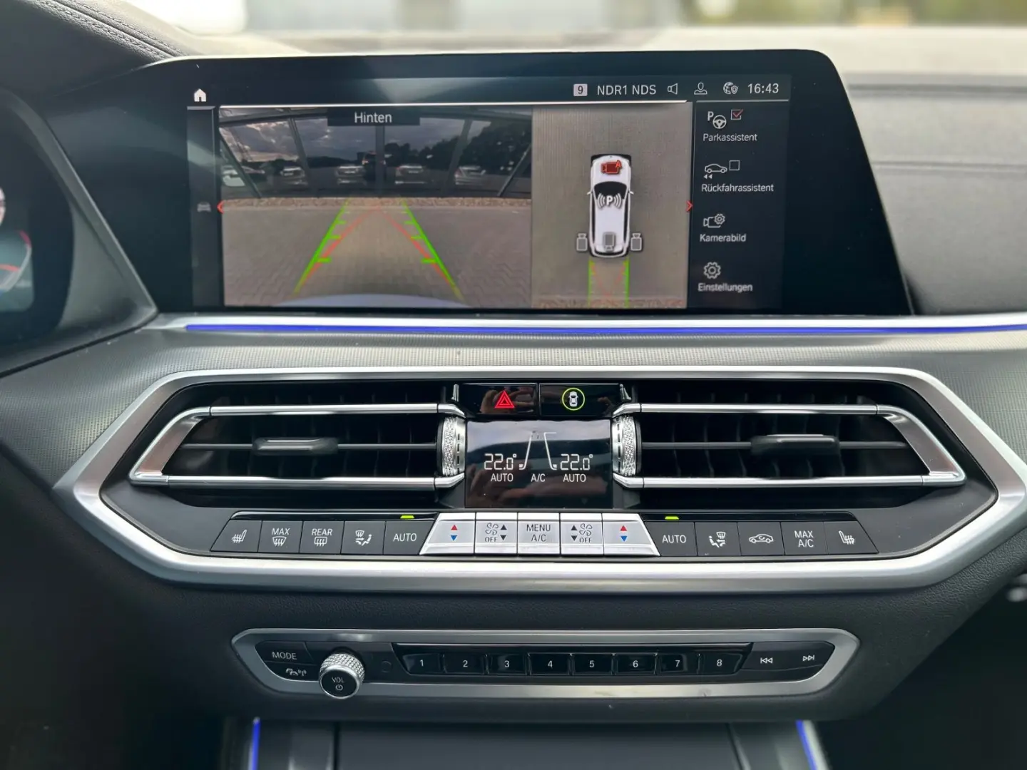 X5 30d M Sport Shadow -HUD-ACC-Pano-360K-21Zoll