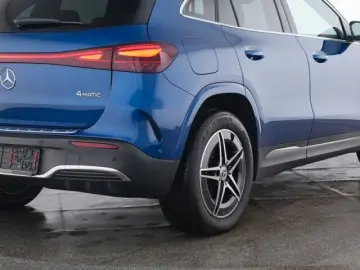 EQA 350 4MATIC AMG Line Advanced AHK Distr 360