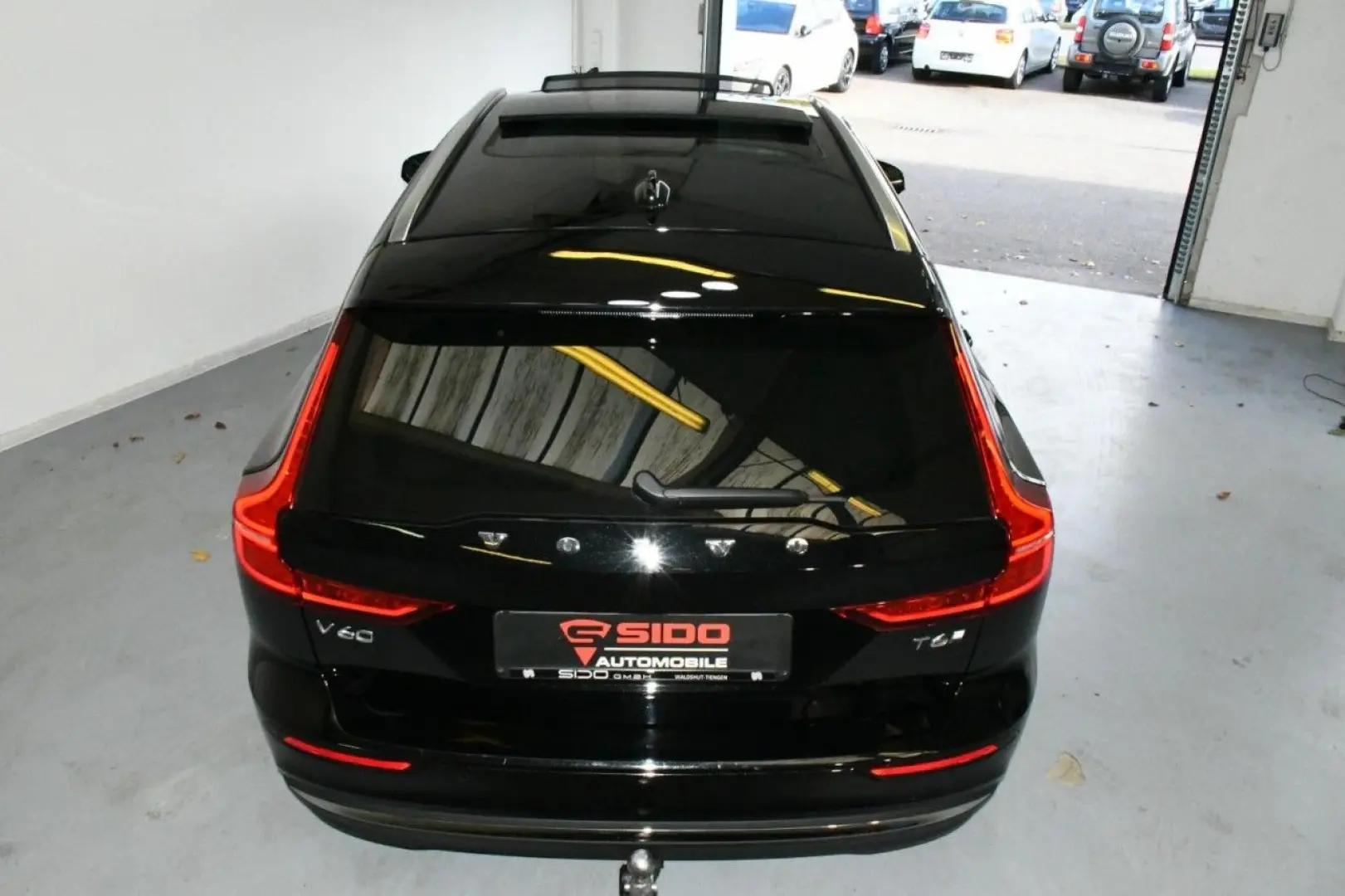 V60 T6 AWD Ultra Bright 360 B&W PAN MASS HuD AHK