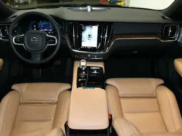 V60 T6 AWD Ultra Bright 360 B&W PAN MASS HuD AHK