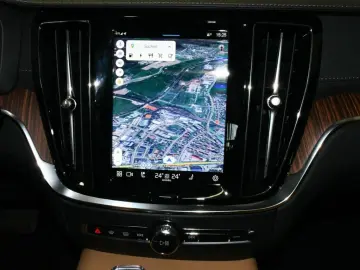 V60 T6 AWD Ultra Bright 360 B&W PAN MASS HuD AHK