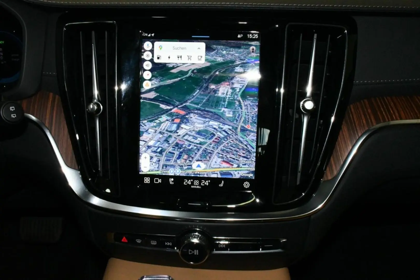 V60 T6 AWD Ultra Bright 360 B&W PAN MASS HuD AHK