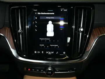 V60 T6 AWD Ultra Bright 360 B&W PAN MASS HuD AHK