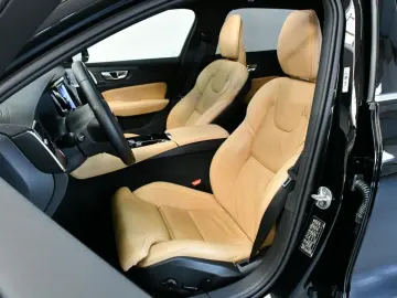 V60 T6 AWD Ultra Bright 360 B&W PAN MASS HuD AHK