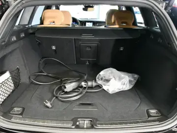 V60 T6 AWD Ultra Bright 360 B&W PAN MASS HuD AHK