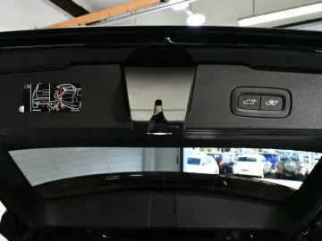 V60 T6 AWD Ultra Bright 360 B&W PAN MASS HuD AHK
