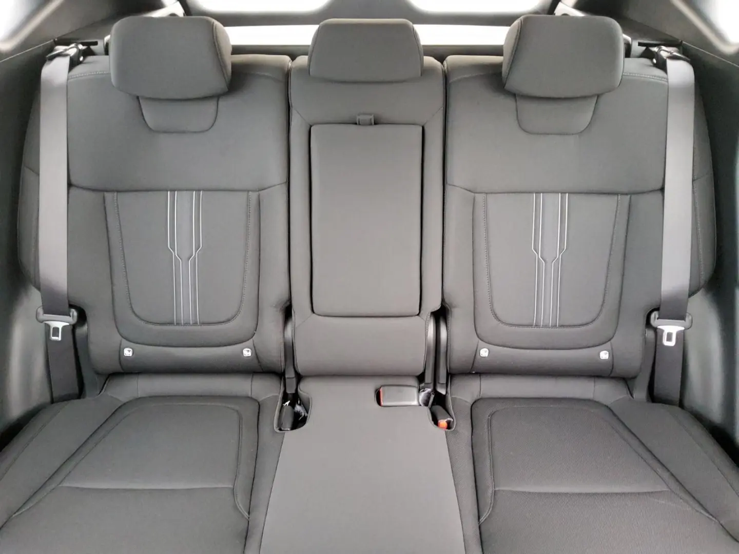 Tucson 1.6 TGDi PLUG-IN 4WD TREND AHK NAVI ACC L