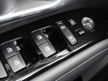 Tucson 1.6 TGDi PLUG-IN 4WD TREND AHK NAVI ACC L