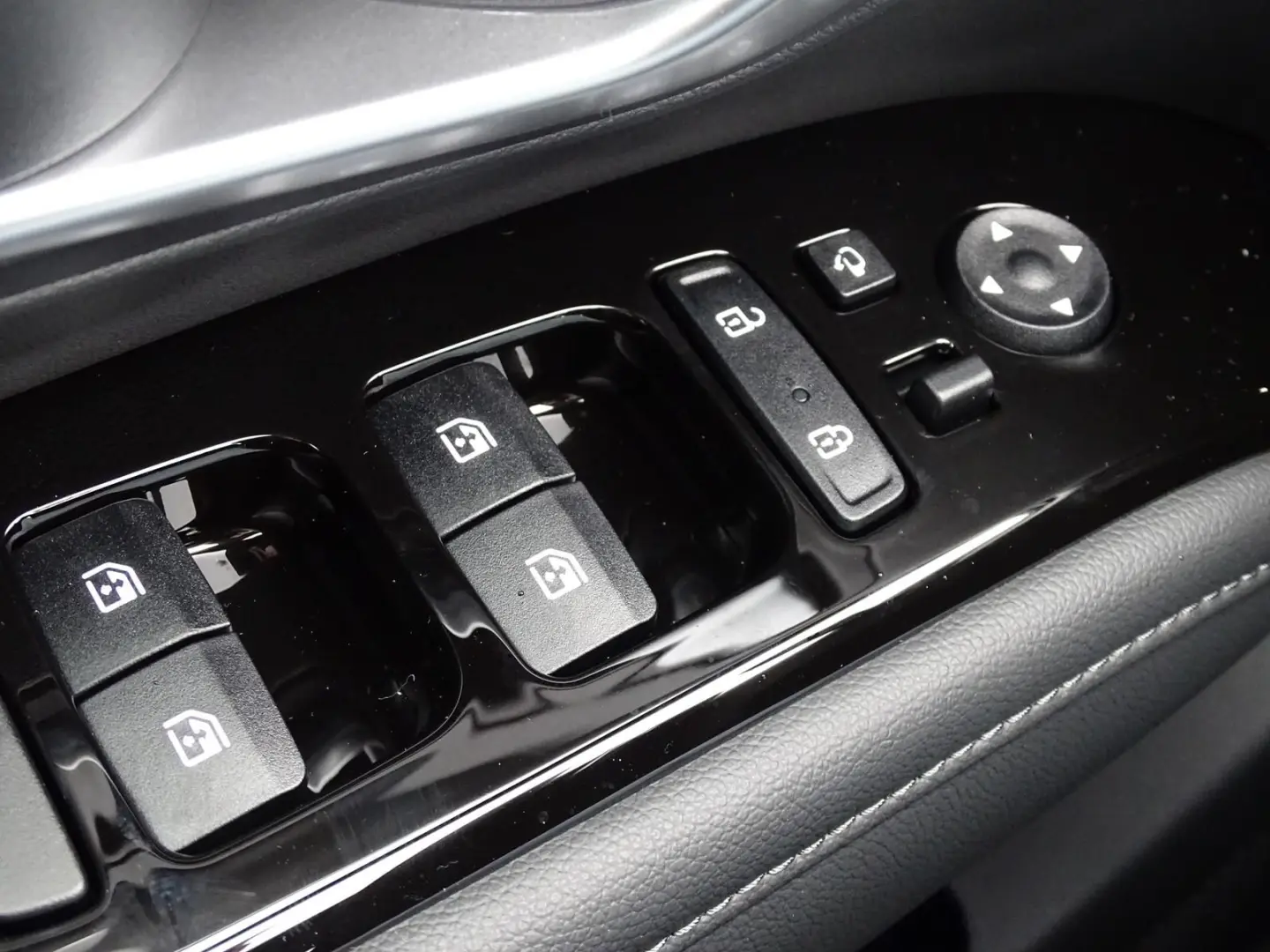 Tucson 1.6 TGDi PLUG-IN 4WD TREND AHK NAVI ACC L