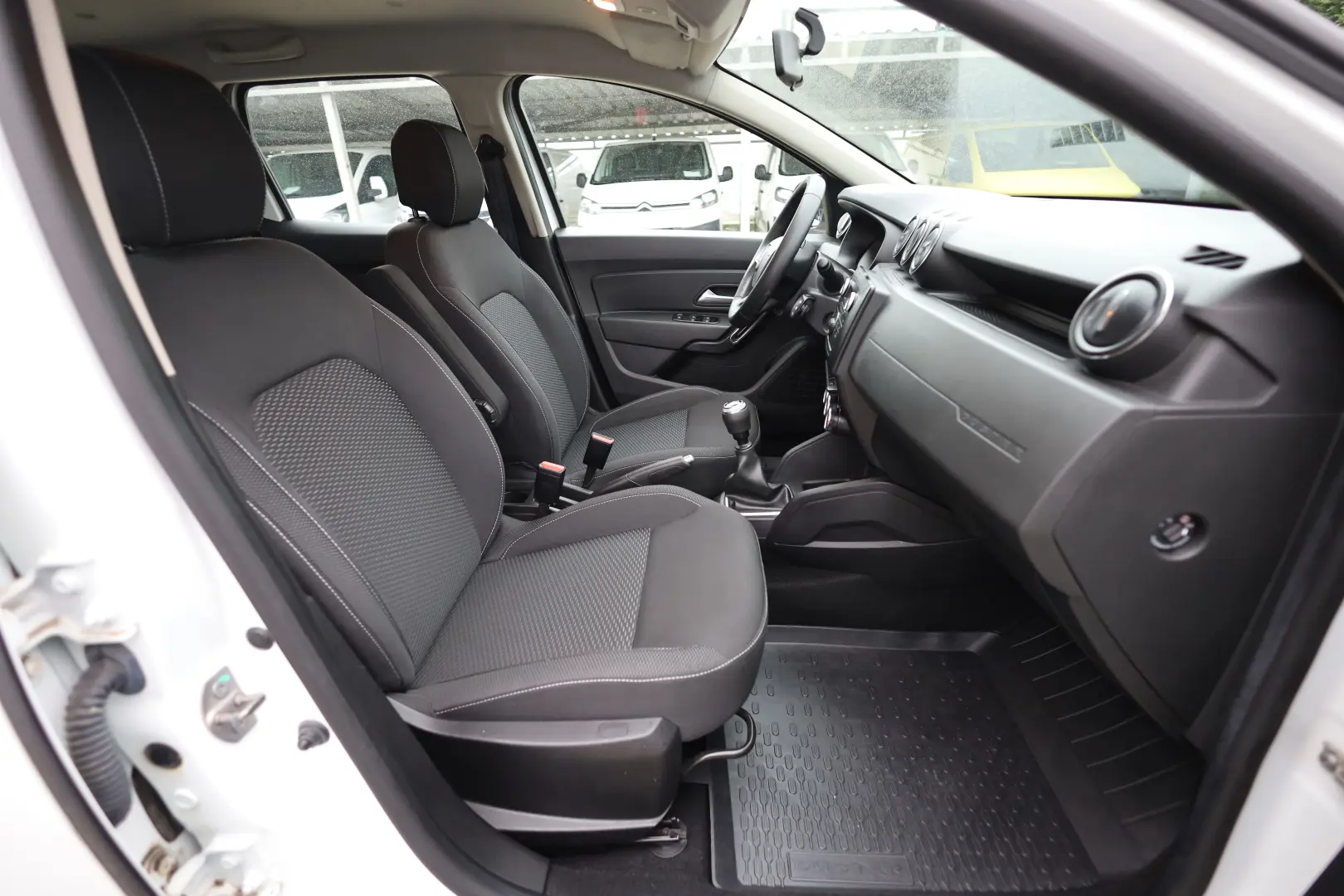 Dacia Duster 1.5D 115CP Comfort 4WD