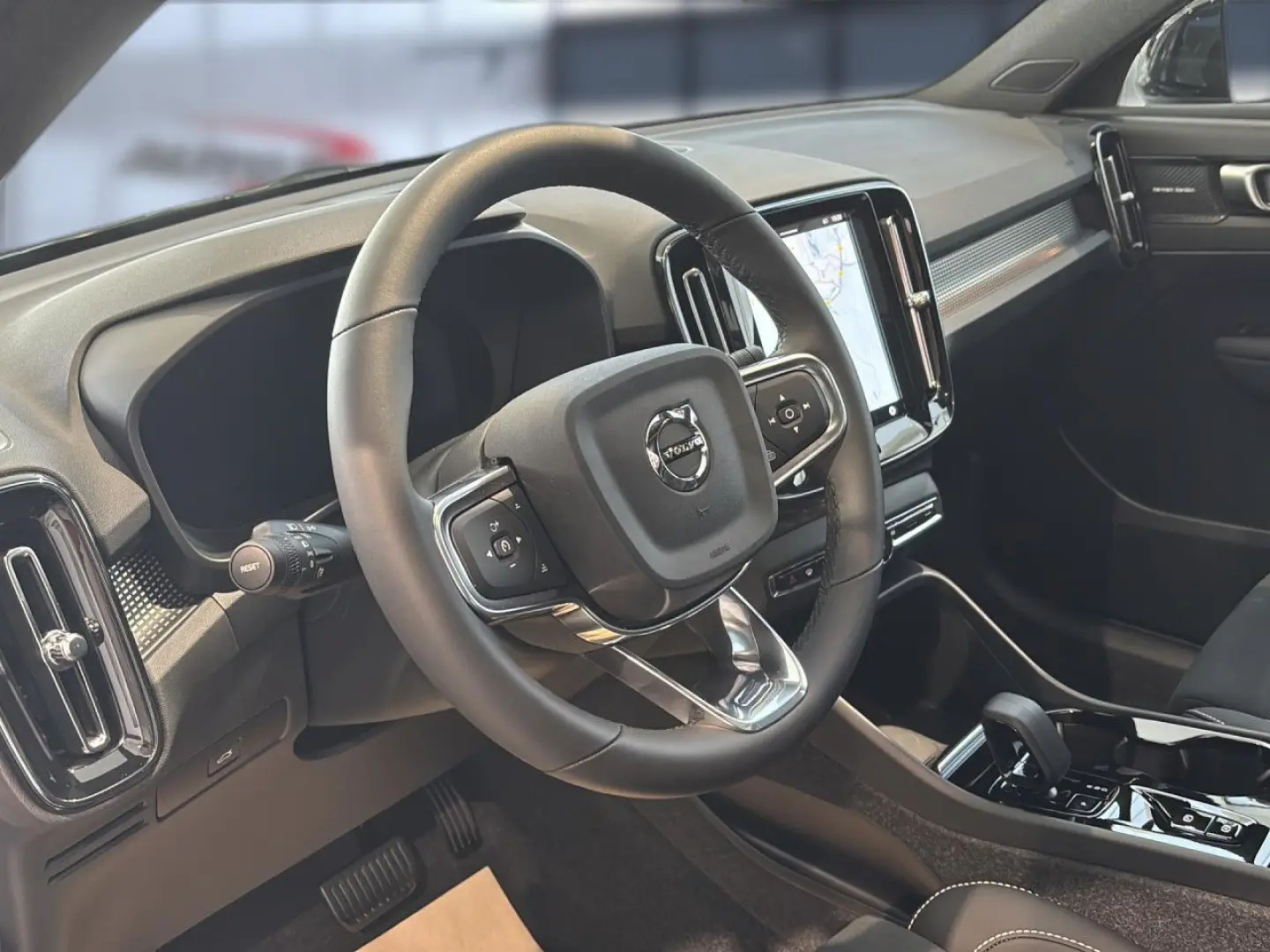 XC 40 Plus Black Edition 2WD Bluetooth LED Klima