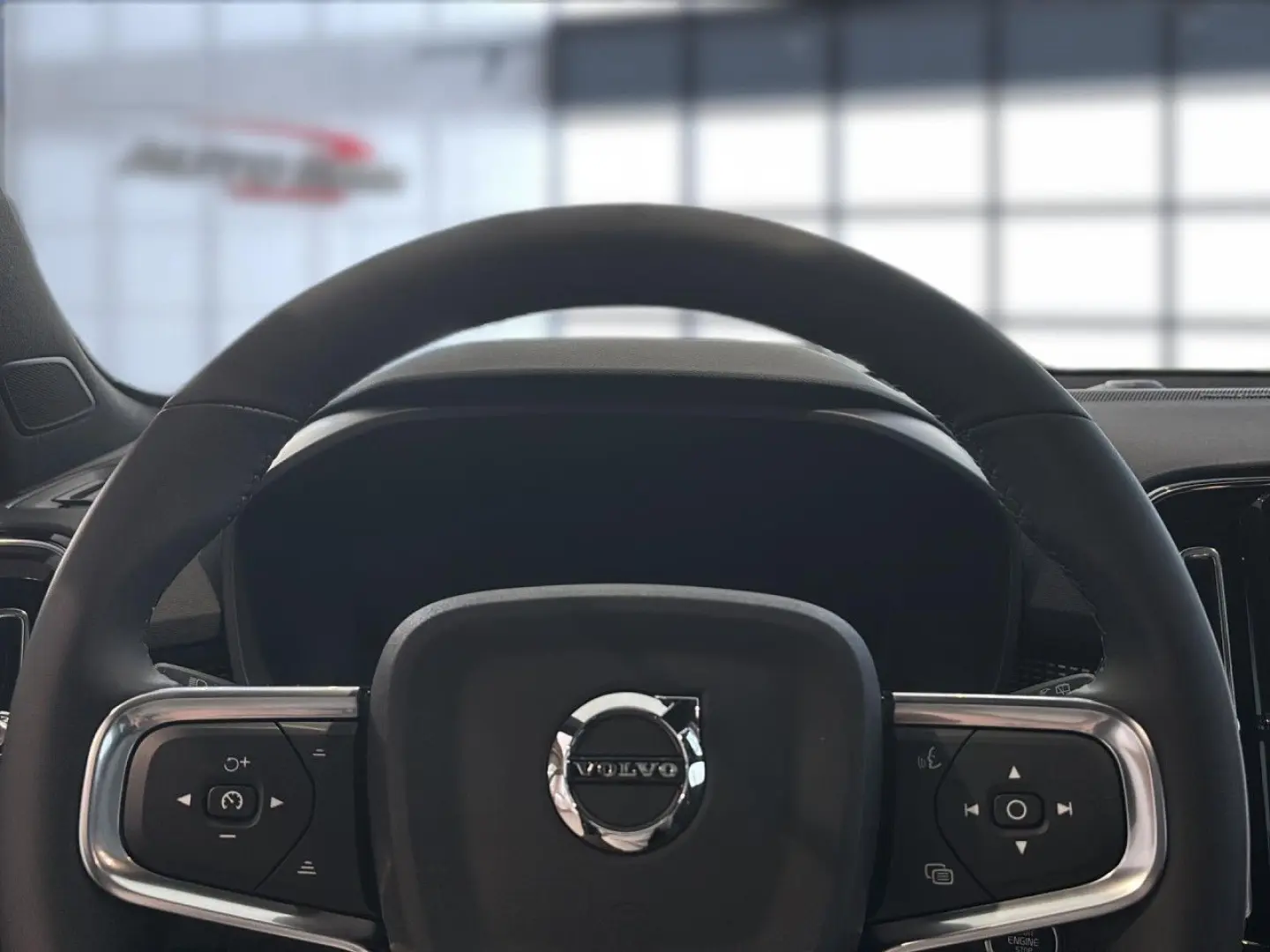 XC 40 Plus Black Edition 2WD Bluetooth LED Klima