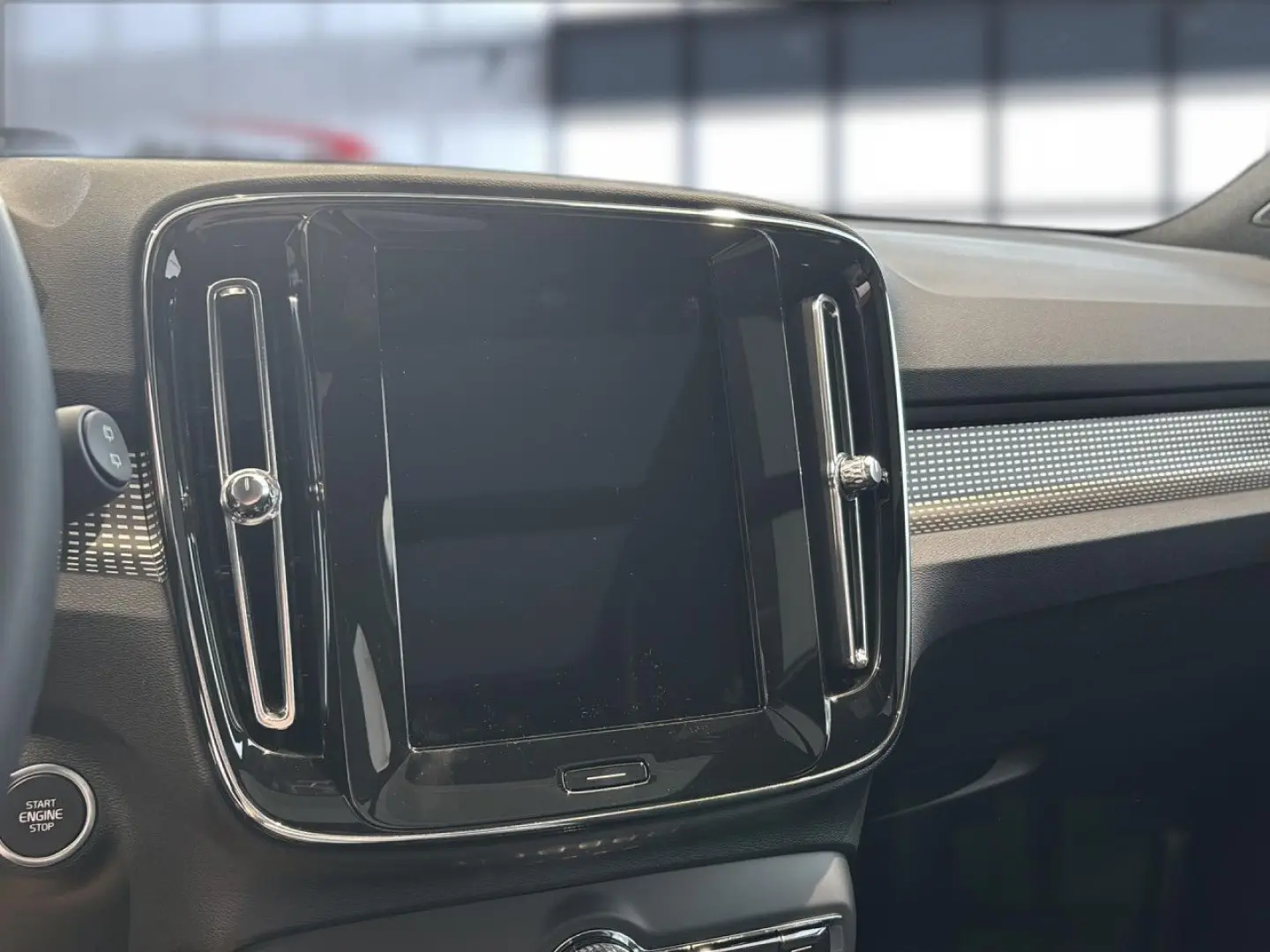 XC 40 Plus Black Edition 2WD Bluetooth LED Klima