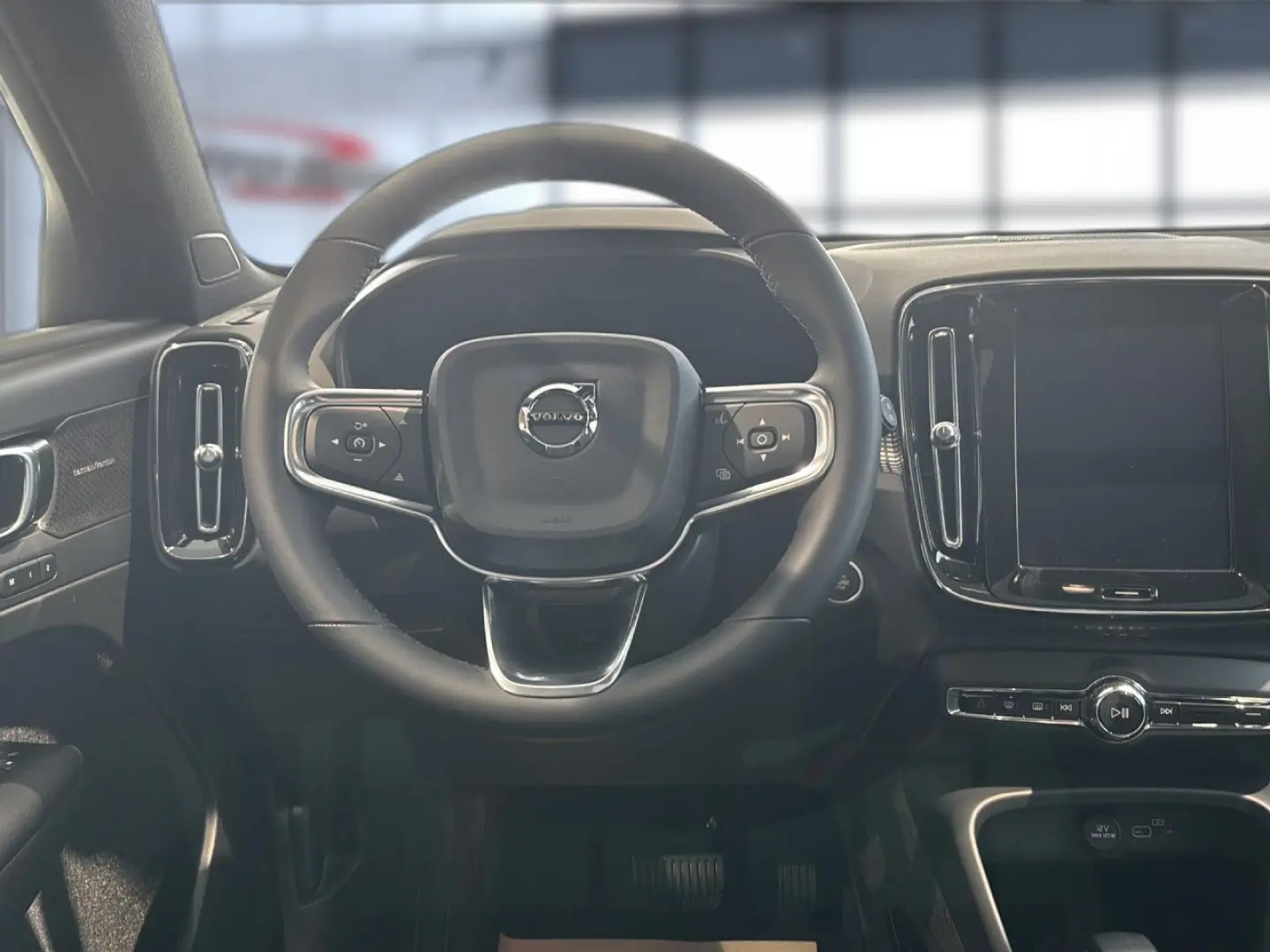 XC 40 Plus Black Edition 2WD Bluetooth LED Klima