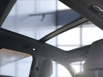 XC 40 Plus Black Edition 2WD Bluetooth LED Klima