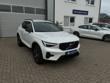 XC40 B4 Plus Dark 8-Fach Aktionspreis