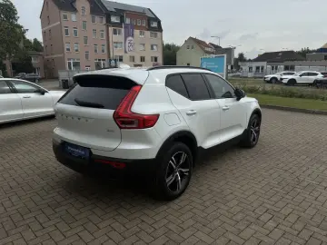 XC40 B4 Plus Dark 8-Fach Aktionspreis