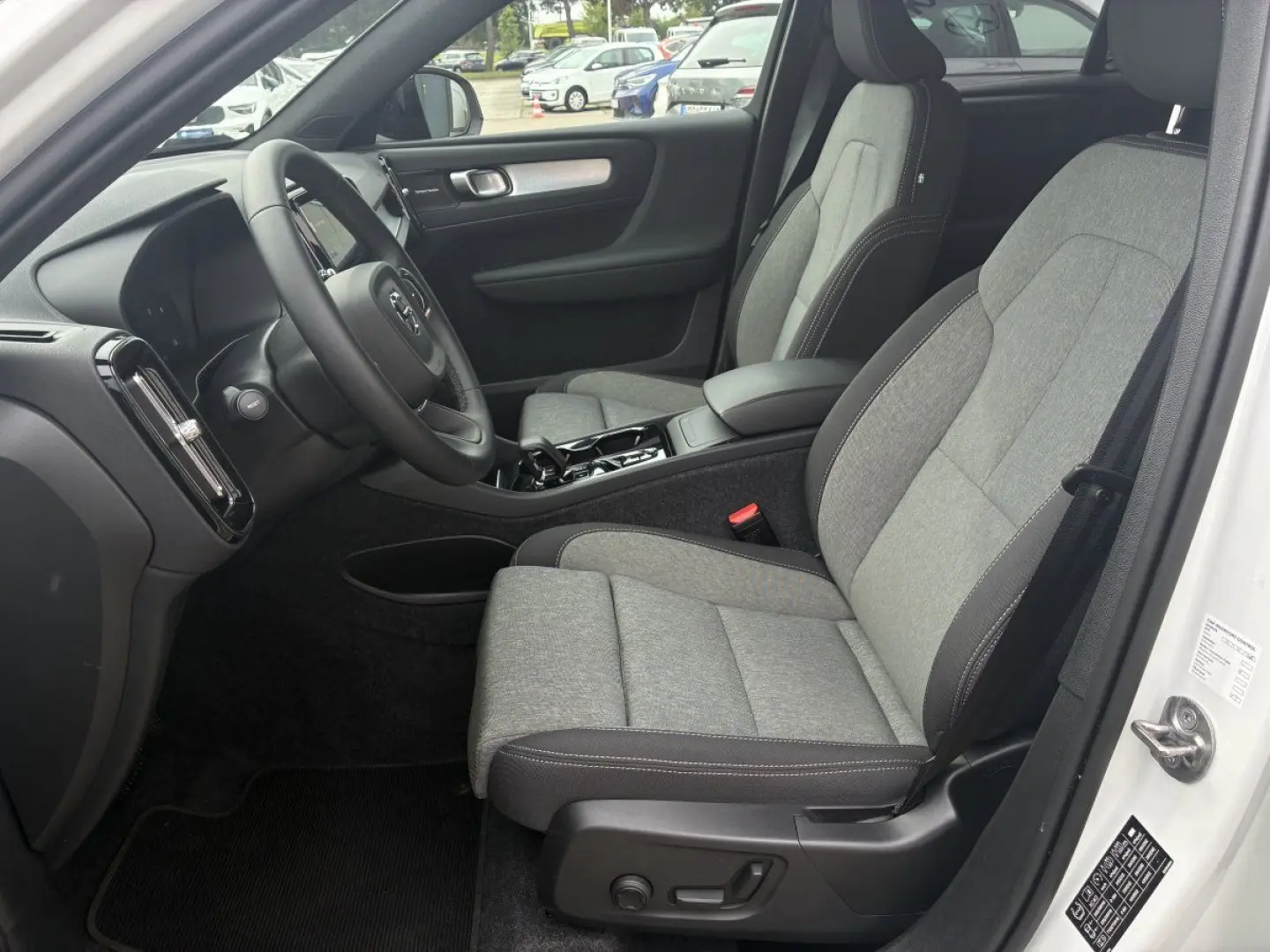 XC40 B4 Plus Dark 8-Fach Aktionspreis