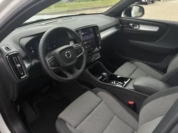 XC40 B4 Plus Dark 8-Fach Aktionspreis