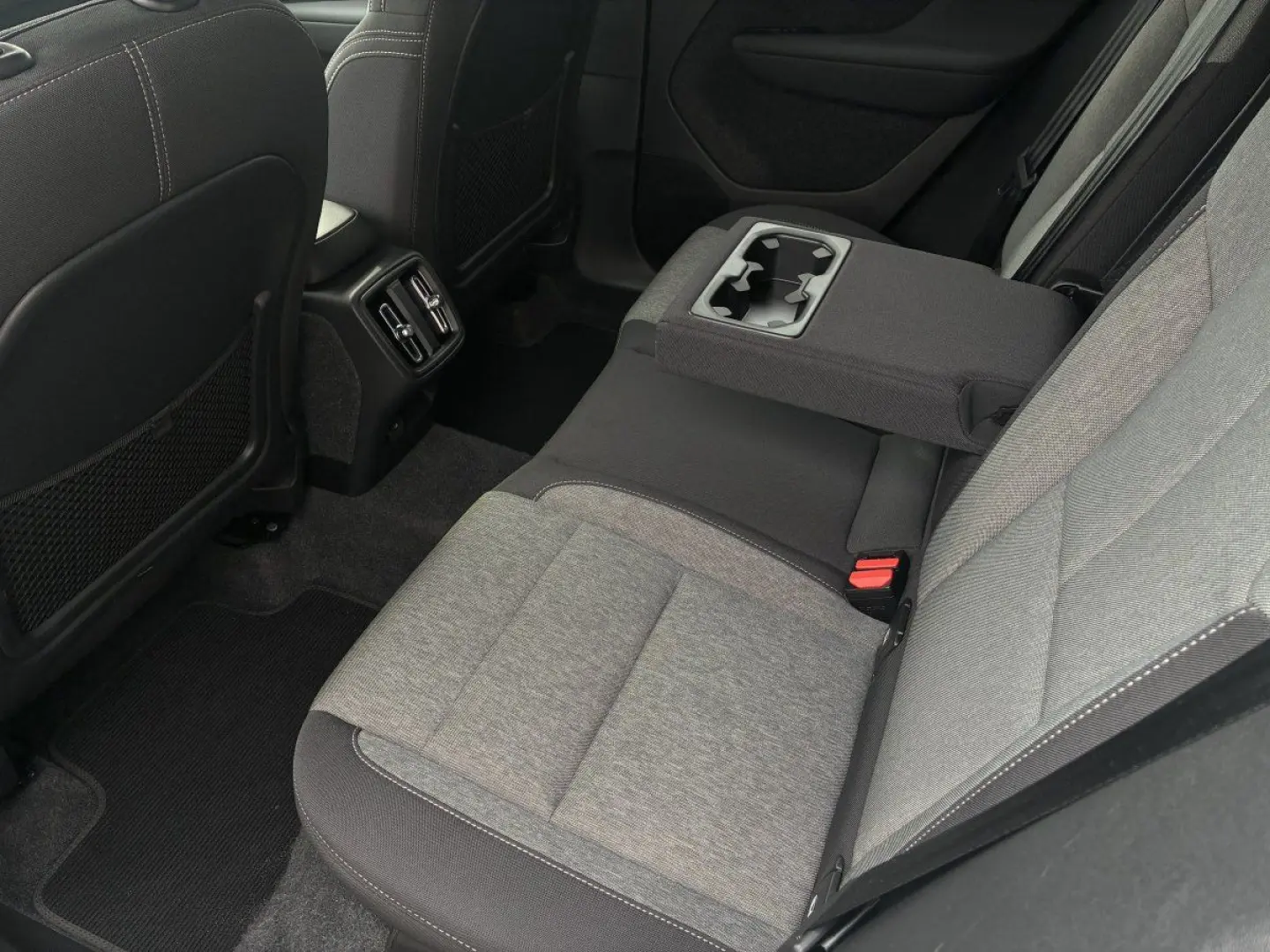 XC40 B4 Plus Dark 8-Fach Aktionspreis