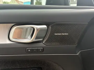 XC40 B4 Plus Dark 8-Fach Aktionspreis