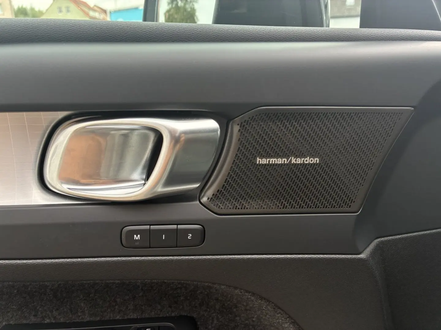 XC40 B4 Plus Dark 8-Fach Aktionspreis