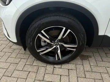 XC40 B4 Plus Dark 8-Fach Aktionspreis