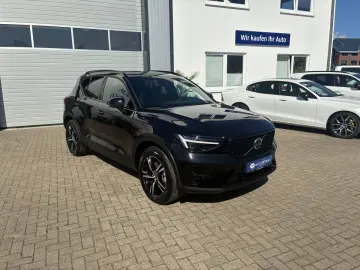 XC40 B4 Plus Dark 8-Fach Aktionspreis