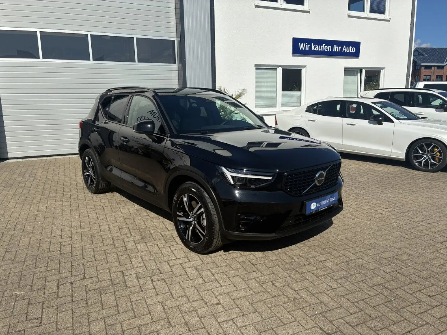 XC40 B4 Plus Dark 8-Fach Aktionspreis