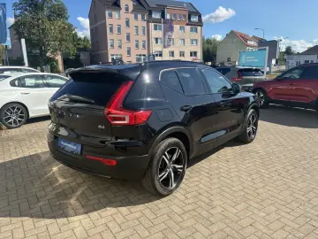 XC40 B4 Plus Dark 8-Fach Aktionspreis