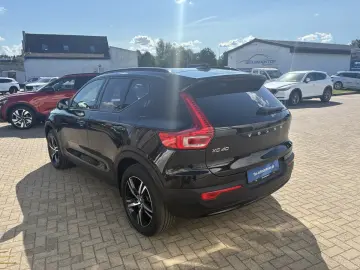 XC40 B4 Plus Dark 8-Fach Aktionspreis