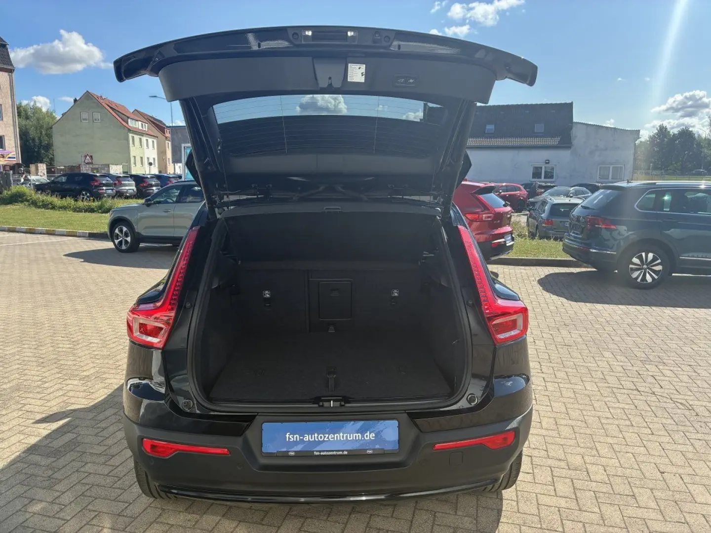 XC40 B4 Plus Dark 8-Fach Aktionspreis