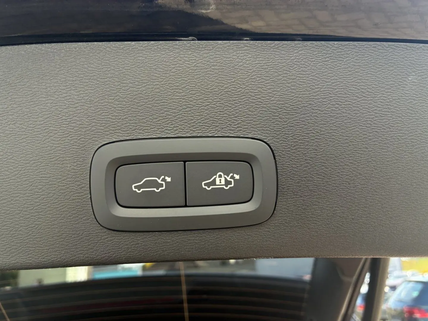 XC40 B4 Plus Dark 8-Fach Aktionspreis