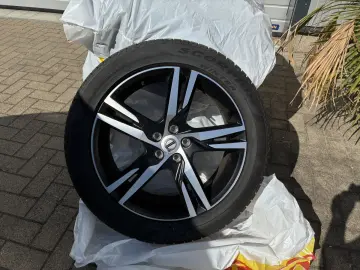 XC40 B4 Plus Dark 8-Fach Aktionspreis