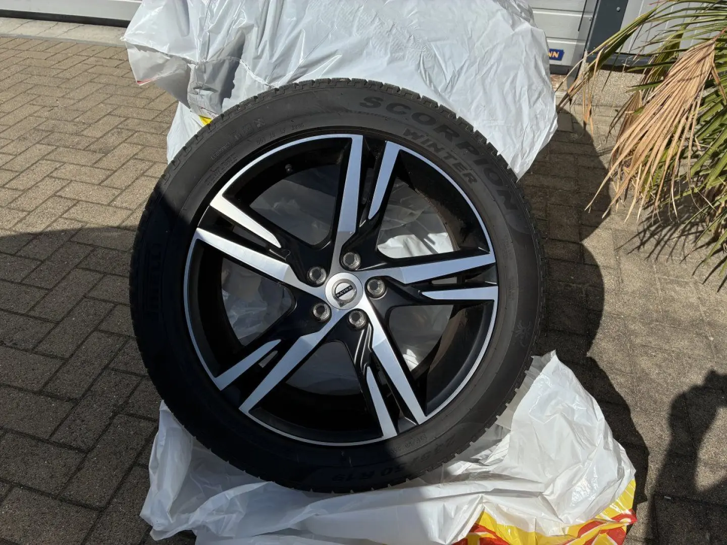 XC40 B4 Plus Dark 8-Fach Aktionspreis