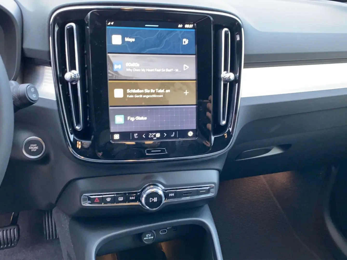 XC40 B4 DCT Plus Dark  19   FS- LR- Sitzhzg  RFK