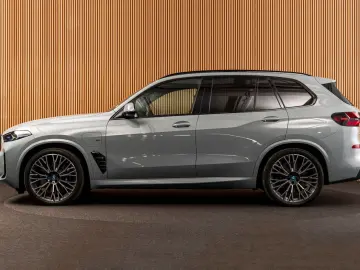 X5 Xdrive50e M-SPORT-MASSAGE-TOWB-22 -CARBON